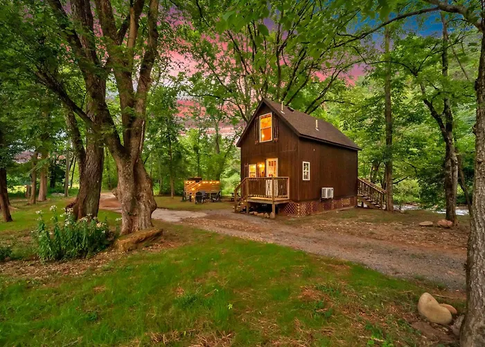Creekwalk Inn Bed And Breakfast With Cabins